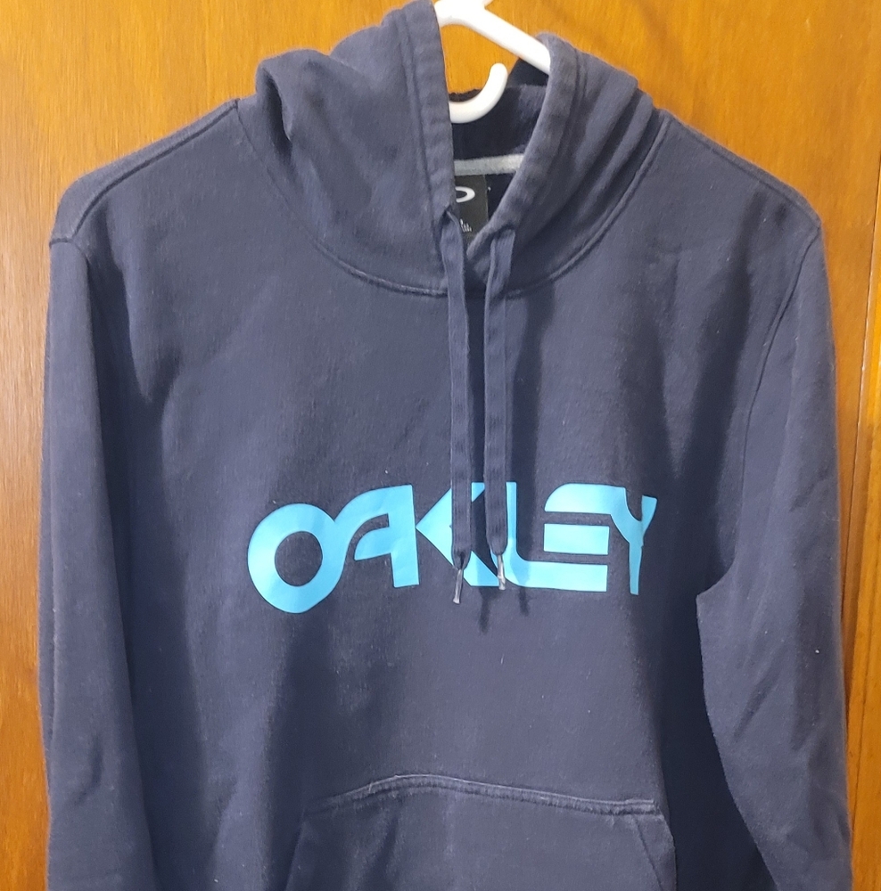 Large Navy Blue with Light Blue Oakley Logo Sweatshirt Hoodie good condition
